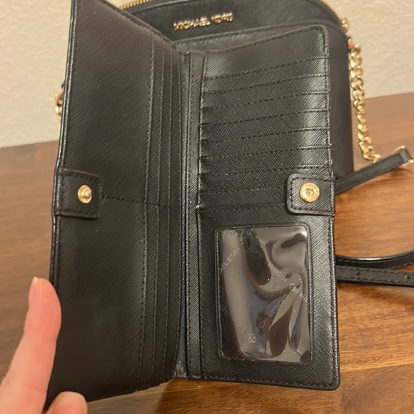 Michael Kors Jet Set Travel MD Dome Crossbody & Wallet, like new! - Picture 4 of 4